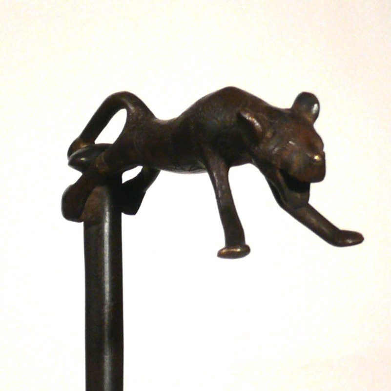 Oberteil eines Wuerdestabes